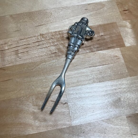 Vintage Wallace Silversmiths Silver Plated Holiday Christmas Santa Claus Fork - Picture 3 of 7